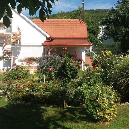 Magdi Apartman Balatonfured Exterior photo