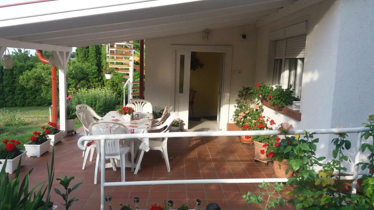 Magdi Apartman Balatonfured Exterior photo