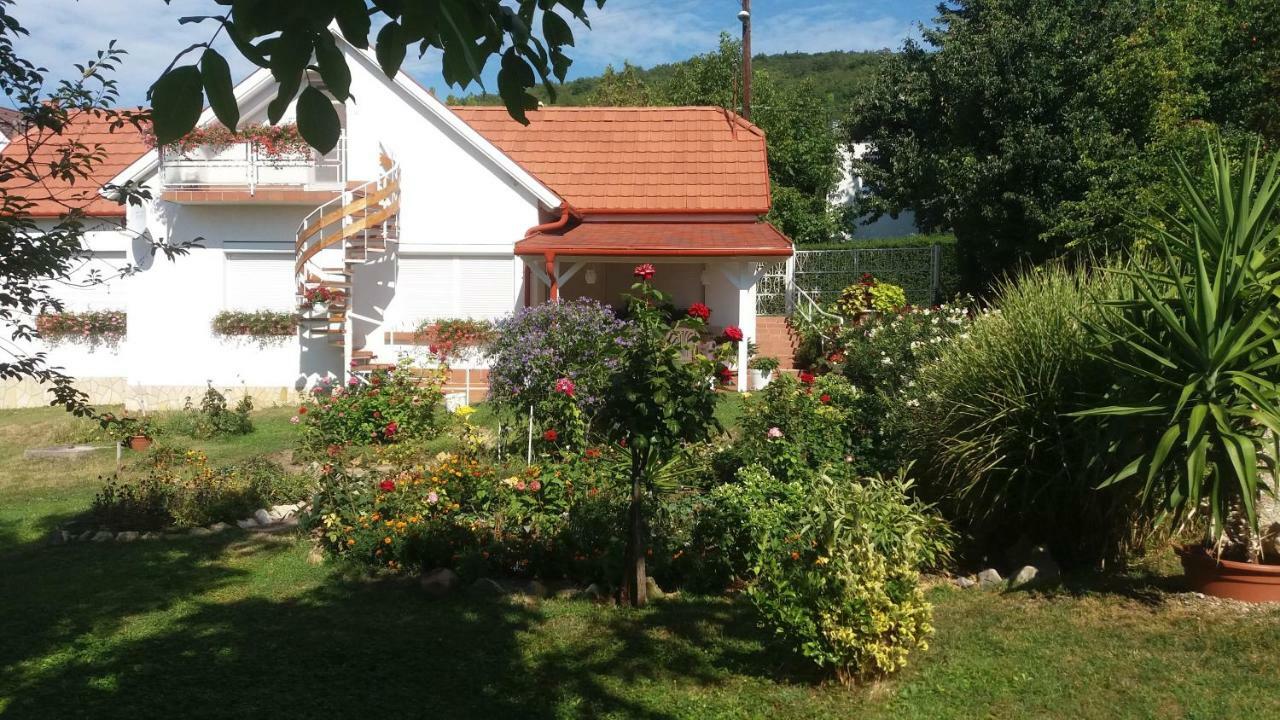 Magdi Apartman Balatonfured Exterior photo